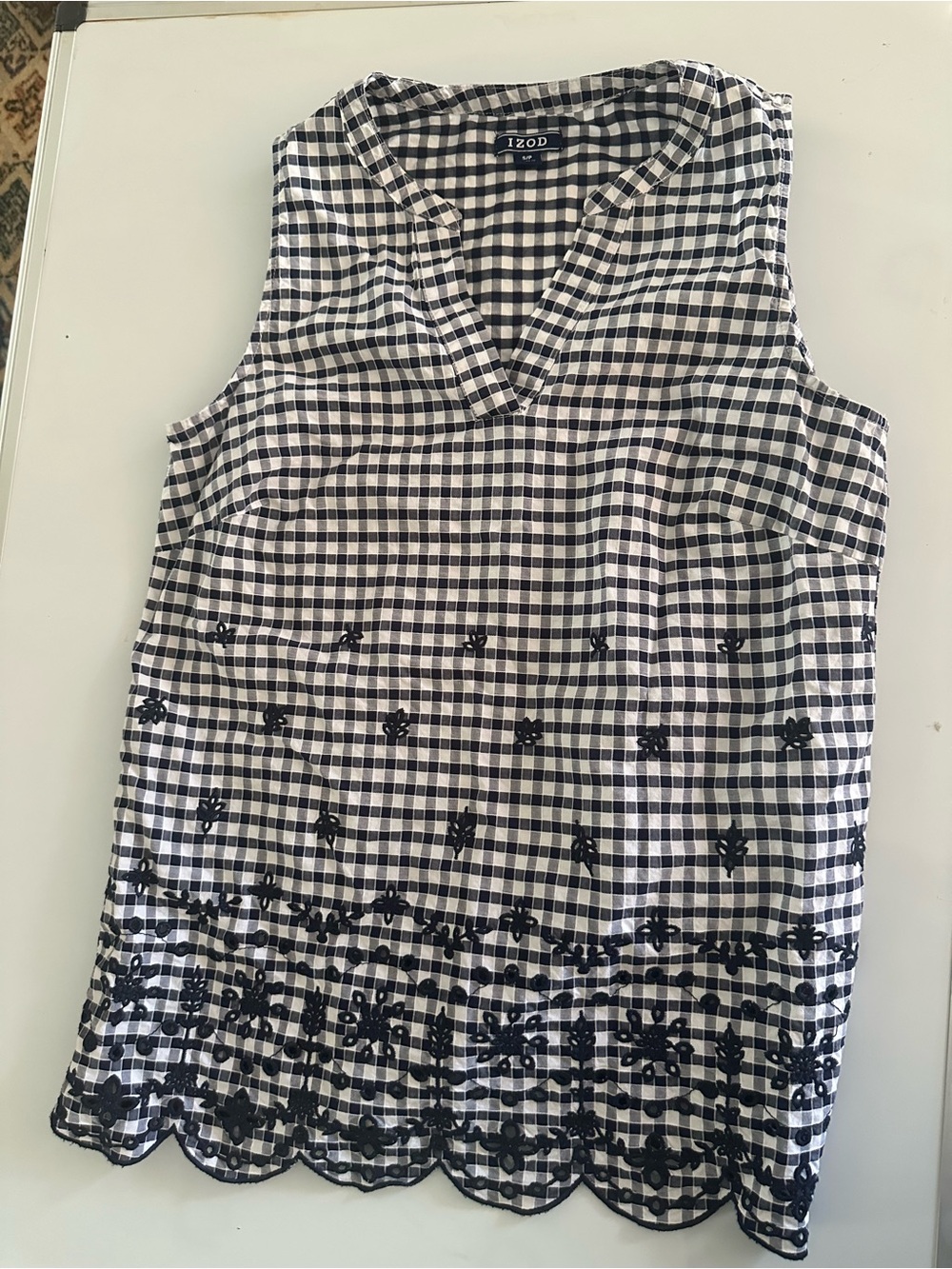 IZOD Petite S/P Navy White Gingham Embroidered Sleeveless Blouse